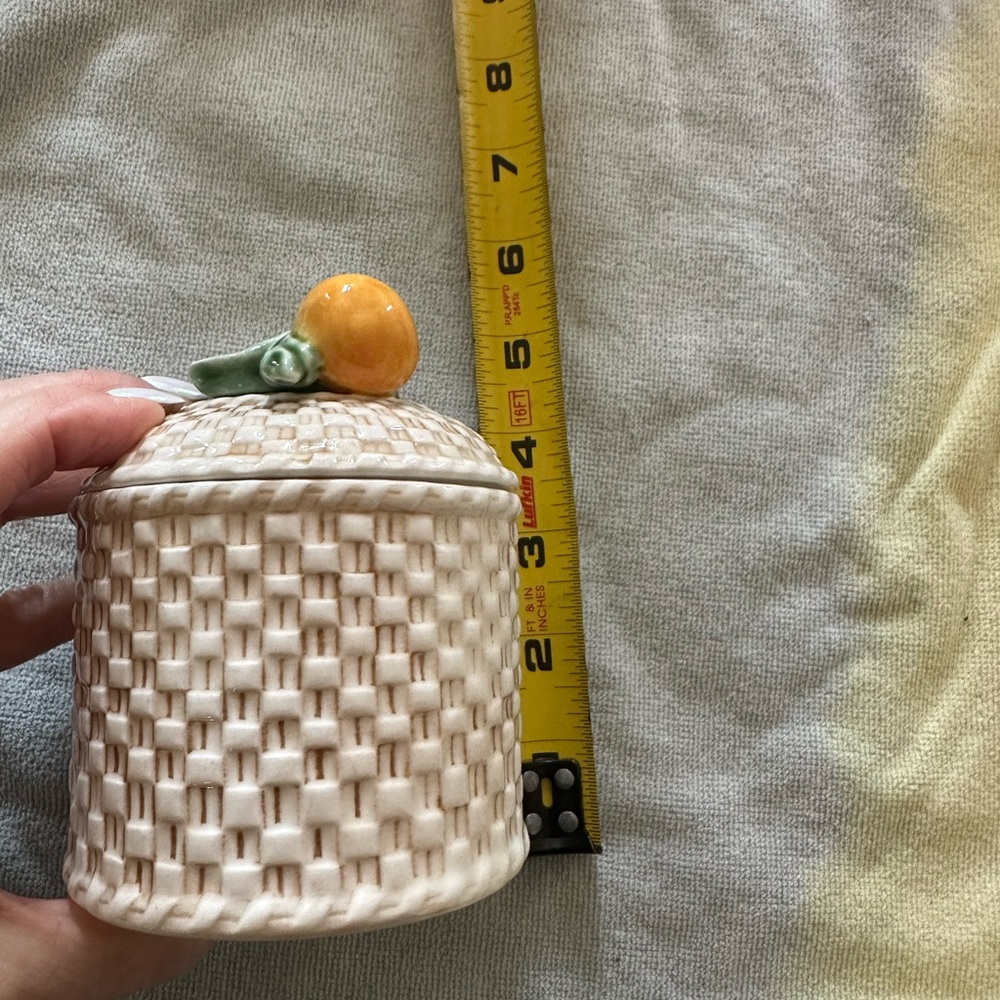Ceramic pot